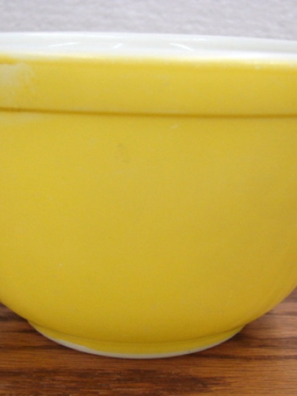 Vintage Pyrex Ovenware Yellow Primary Mixing Bowl 4. Quarts 10.5” diameter